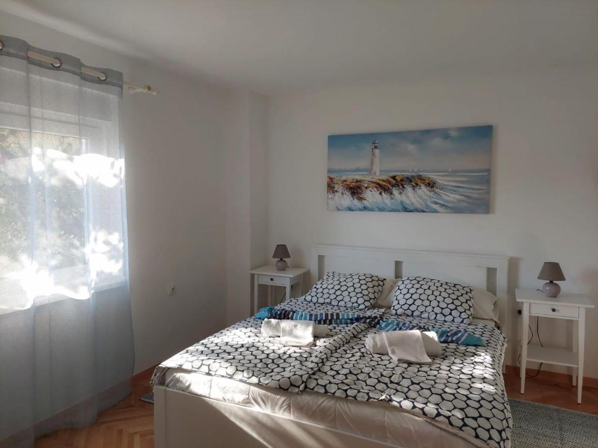 Apartment Hajduk Starigrad Paklenica Exterior photo